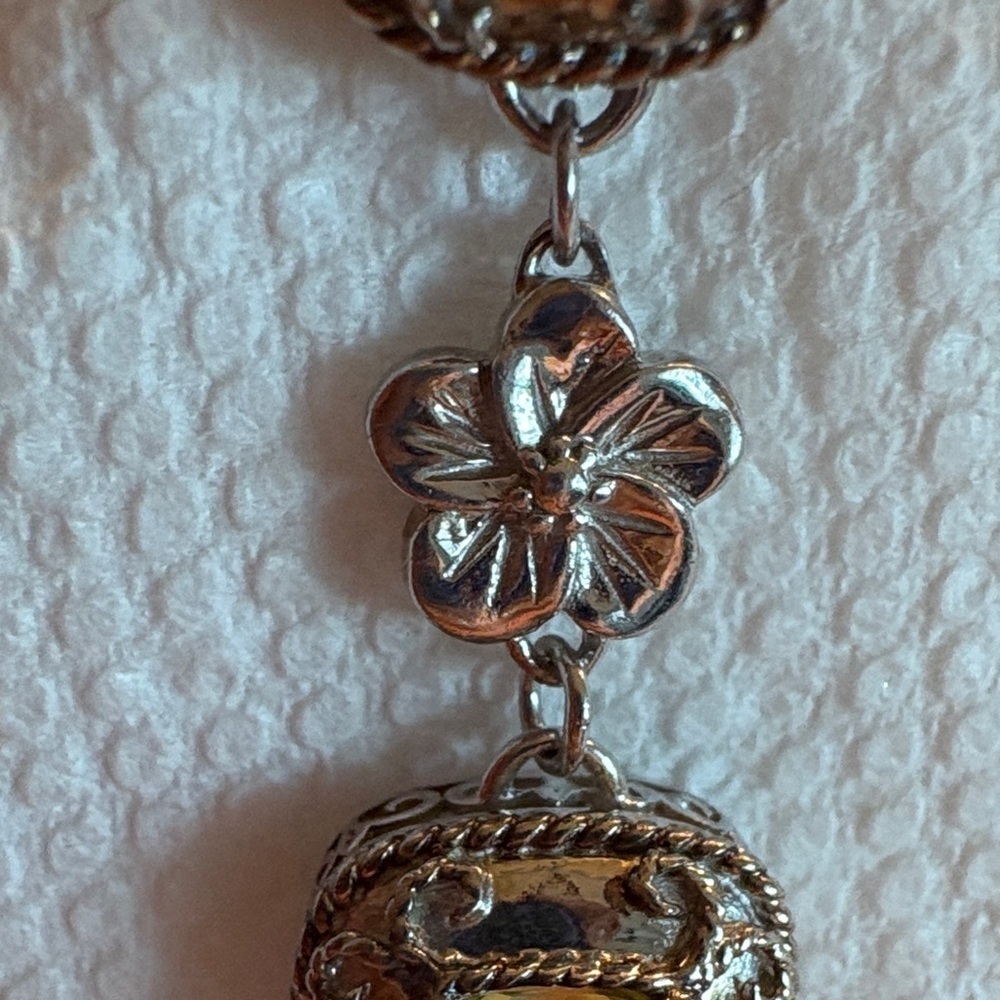 De Latori Silver & Citrine Drop Earrings with Pouch - Picture 5 of 13